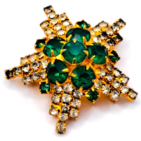 Vintage Jewelry - Vintage Green Rhinestone Star Brooch